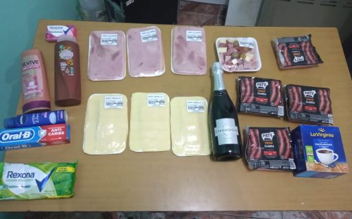 Intentaron robar mercadería, la guardaron en un carrito de bebé y terminaron detenidas