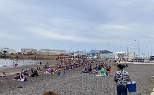 Domingo con 28 grados y cielo algo nublado