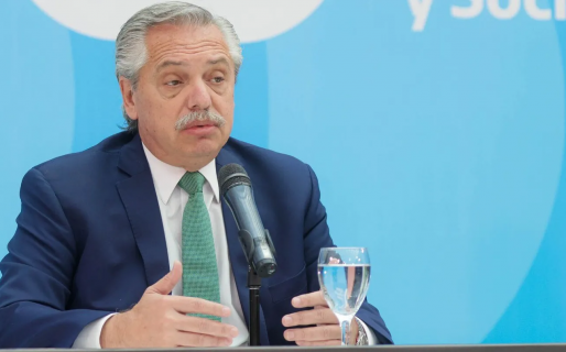 Fernández anunció la entrega de un bono de $45.000 para personas que no cobren planes sociales