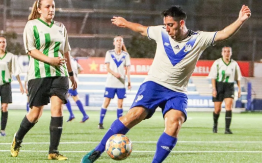 Es futbolista trans y solo le permiten jugar con mujeres por su DNI