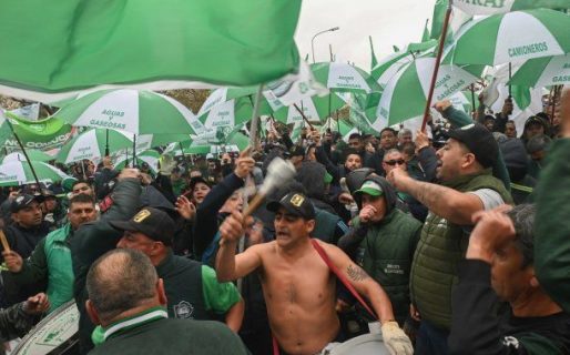 Camioneros reclamó 131% de aumento salarial en la paritaria