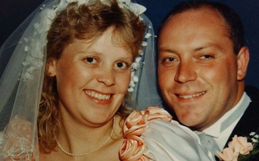 Mató a su esposa embarazada y la enterró en el jardín en el que jugaban sus tres pequeños hijos