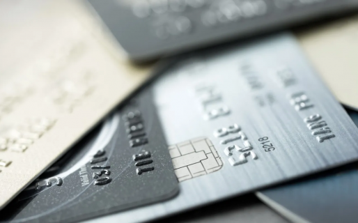 Los bancos alertan sobre el dólar Qatar y la AFIP evalúa cobrarlo retroactivo