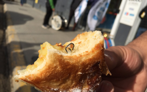 “Pintamos toda la casa…”: mordió una factura y se encontró con un ‘ingrediente extra’ peligroso