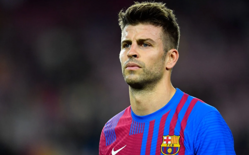 ¿Karma?: Piqué tendría que vestir una camiseta con el nombre de Shakira