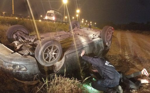 Dos jóvenes heridos tras volcar en ruta 3 y 26