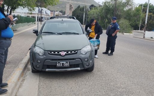 Manejaba borracho en km. 3 y chocó contra cartelería