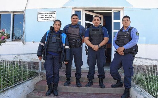 Policías héroes: con maniobras de RCP le salvaron la vida a un niño de 3 años