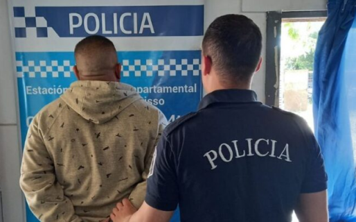 Casi mata al peluquero porque no le gustó como le dejó el pelo