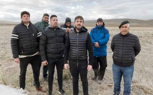 Torres junto a pobladores de la meseta y vecinos de Comodoro gestionaron agua para Yala Laubat