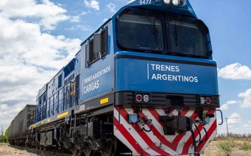 Se durmió una siesta en las vías, el tren lo atropelló y sobrevivió