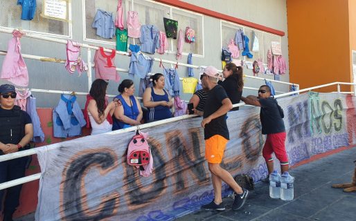 Presuntos abusos: Padres del Jardín 406 se concentran en las inmediaciones de la institución escolar