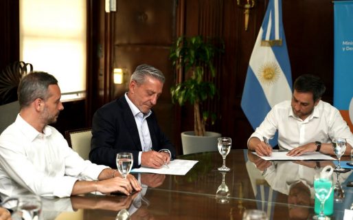 Arcioni y Cabandié firmaron  convenios por más de 172 millones de pesos