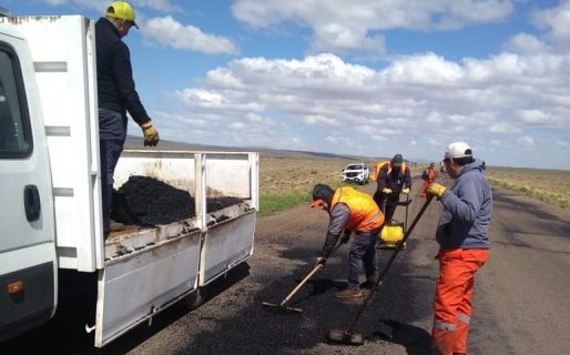 Comenzaron los trabajos de bacheo en un sector de la Ruta N40