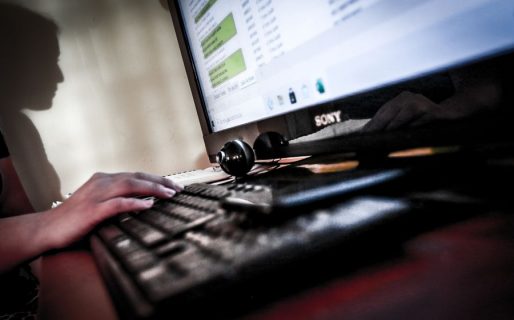 Denuncian a un conocido periodista por tenencia de material pornográfico infantil