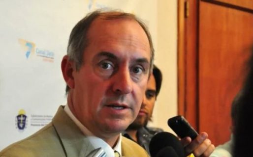 Castro enfatizó que la presión social no va a lograr la detención del docente denunciado