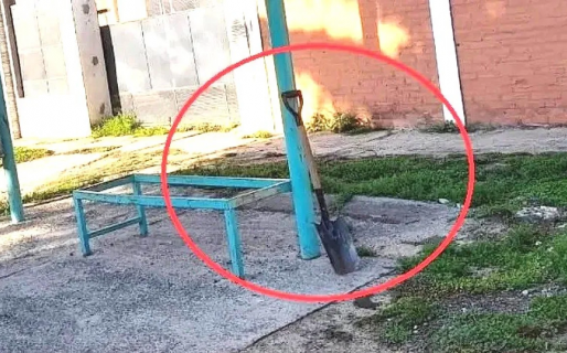 Dejaron una pala durante dos días en un lugar público y nadie se animó a agarrarla