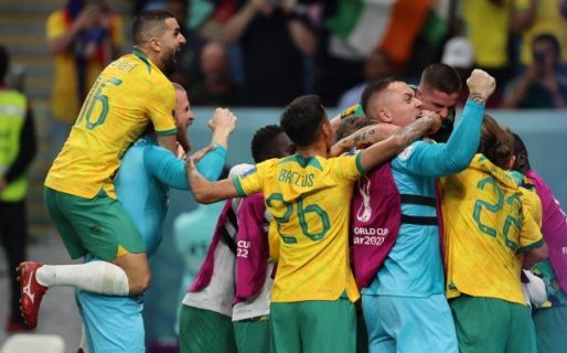 Se metió en octavos: Australia dio el golpe y le ganó a Dinamarca