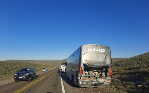 Chocaron dos colectivos que trasladaban a personal petrolero: no hubo heridos