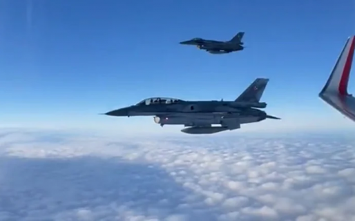 El rival de Argentina que llega al Mundial custodiado con aviones militares