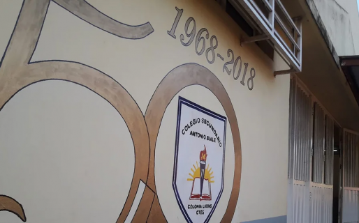 Una alumna puso un ansiolítico en el termo de una profesora: terminó internada