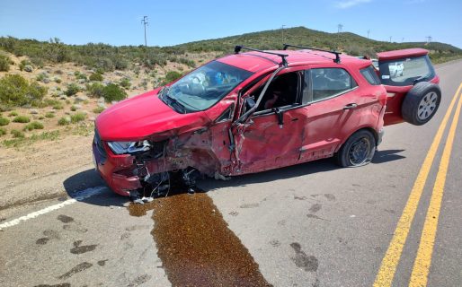Se quedó sin dirección y chocó contra un camión en ruta 26