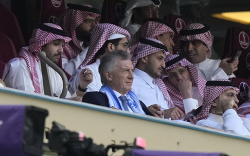 Macri fue a ver a Argentina en su debut y lo culparon por la derrota
