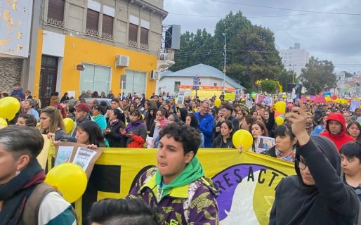 Padres de los niños presuntamente abusados en el Jardín N° 406 convocan a una Marcha para mañana a las 20 hs