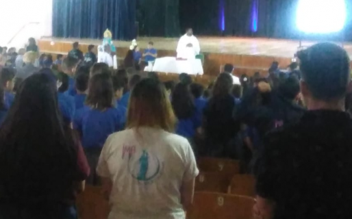 Llevaron a cabo una misa en el María Auxiliadora para pedir por la salud de Mari Campillay