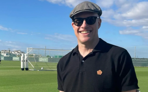 Un periodista fue detenido al intentar entrar a un estadio de Qatar con una remera con la bandera LGBT