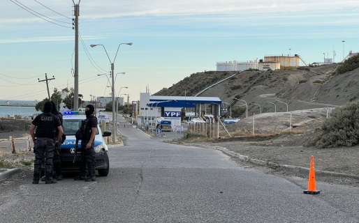 Dispusieron fuerte presencia policial para evitar la toma de Playa de Tanques y por ahora no hay corte