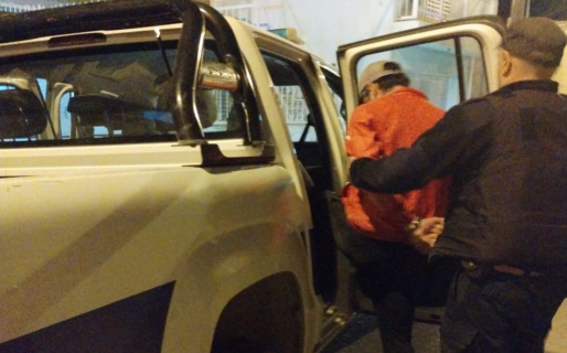 Tenía pedido de captura y orden de acercamiento y lo encontraron atacando la casa de su ex pareja