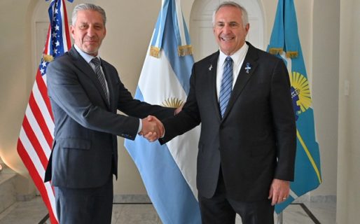 Arcioni recibió en Rawson al embajador de Estados Unidos en Argentina, Marc Stanley