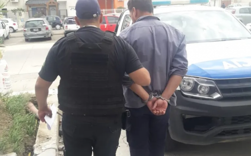 Tenía pedido de captura, fue a averiguar porqué y terminó detenido