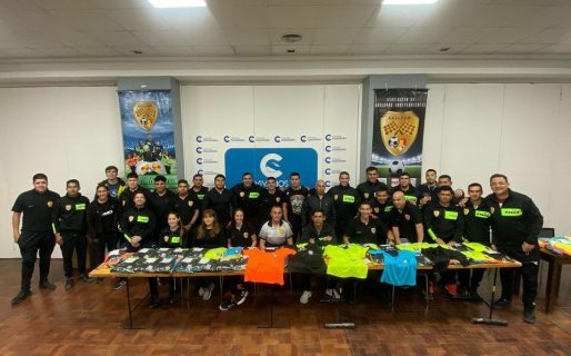 Los árbitros de Comodoro con nueva indumentaria