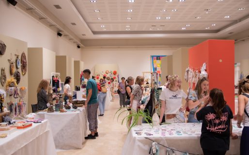 Comenzó la feria de artesanos y emprendedores en el Centro Cultural de Rada Tilly