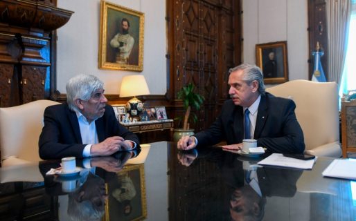 Fernández le aseguró a Moyano la «voluntad de crear empleo registrado y recuperar salarios»