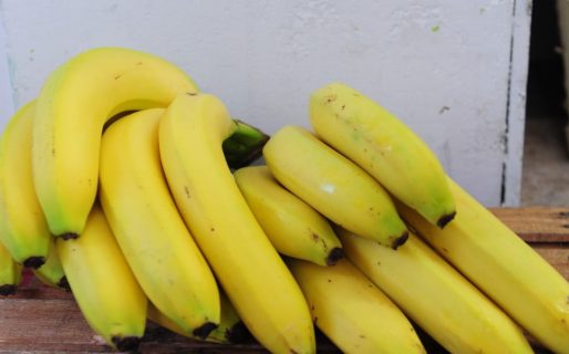 Nace el «dólar banana»: prometen divisas para fijar el precio en las góndolas