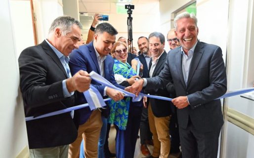 Arcioni inauguró la sala de maternidad en el Hospital de Sarmiento