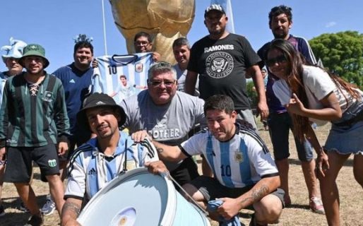 Los fanáticos acampan frente del predio de la AFA a la espera de los jugadores