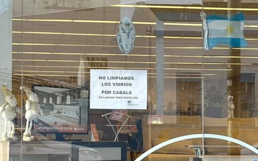 Es por ahí: La insólita cábala de un comercio comodorense