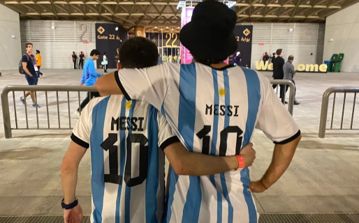 Ocupas argentinos en Qatar:  idearon un método para dormir en un complejo sin pagar