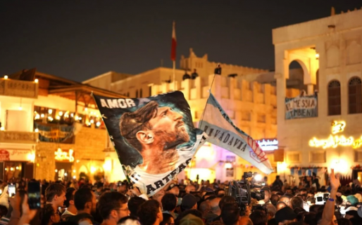 Impresionante banderazo de los hinchas en la previa de Argentina-Croacia