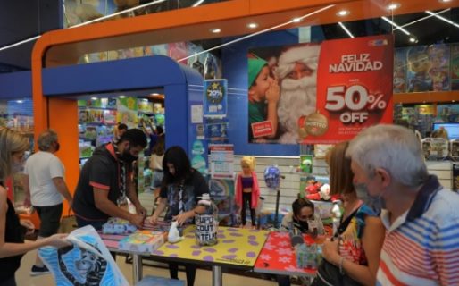 La inflación y los faltantes presionan a las compras navideñas