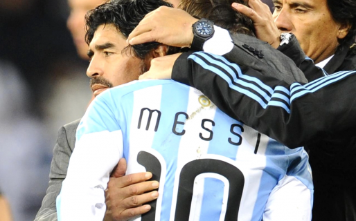 Las vidas paralelas de dos cracks argentinos que saben cuánto pesa la Copa del Mundo