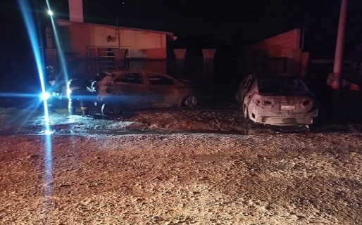 Incendiaron dos vehículos en el barrio Fracción 15