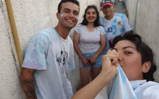 Miraron el partido juntos, se sacaron una selfie y después la mató