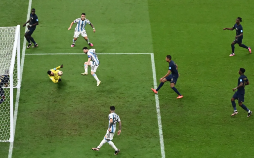 En Francia reclaman que el tercer gol de la Selección argentina en la final debió haber sido anulado