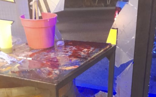Un sujeto terminó herido tras provocar destrozos en una cervecería de km. 8