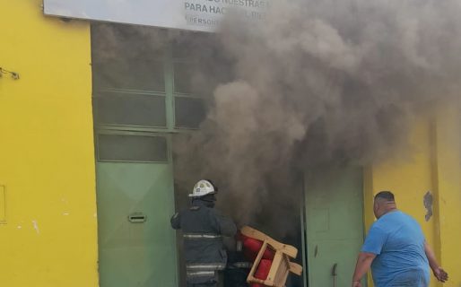 Se incendió una mueblería de REMAR